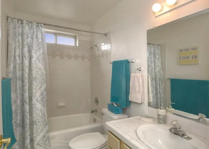 Dom wakacyjny Trendy Southside Beauty With Rv Access Lake Havasu City