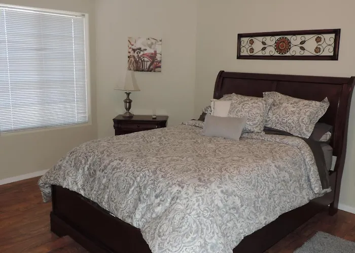 Dom wakacyjny Trendy Southside Beauty With Rv Access Lake Havasu City