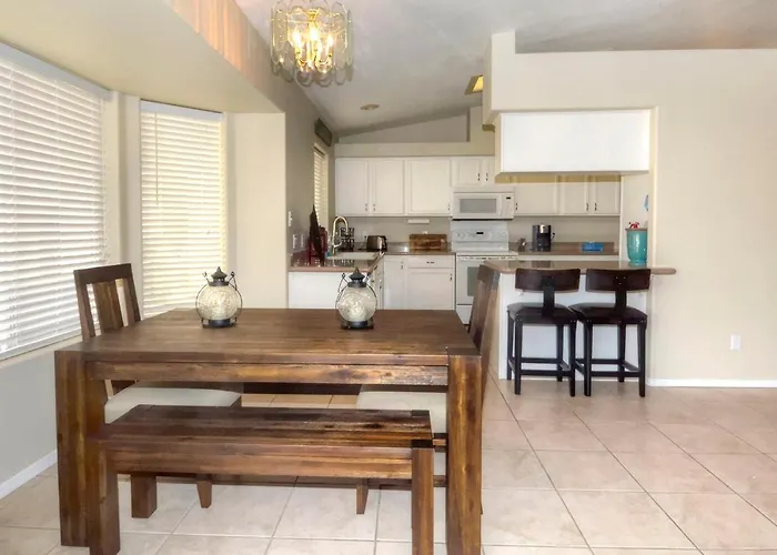 Trendy Southside Beauty With Rv Access