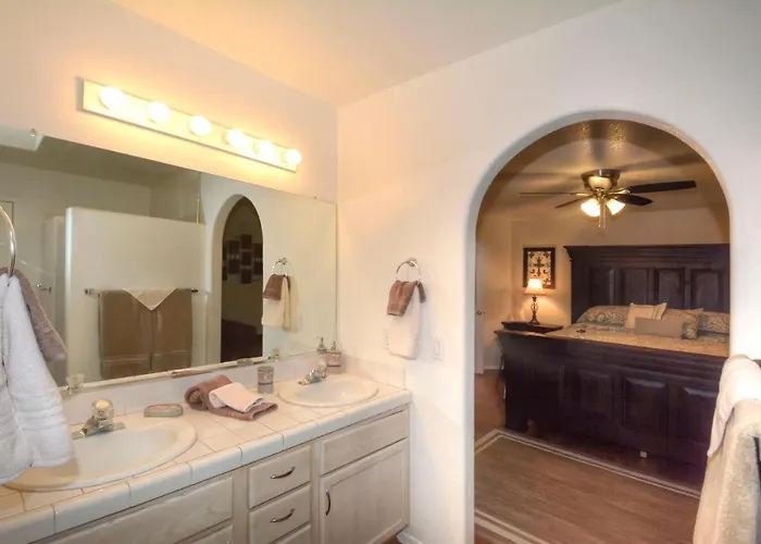 Dom wakacyjny Trendy Southside Beauty With Rv Access *