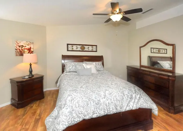 Dom wakacyjny Trendy Southside Beauty With Rv Access Lake Havasu City